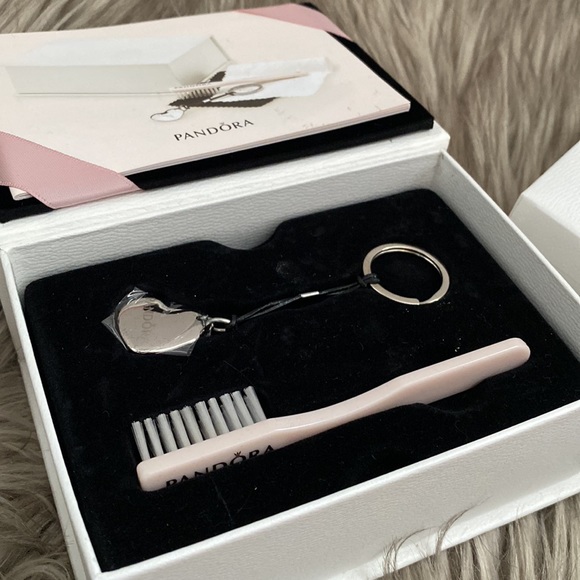 NWOT Pandora Moments Mesh Bracelet in Rose Gold with Charms and Cleaning Kit - Picture 5 of 11